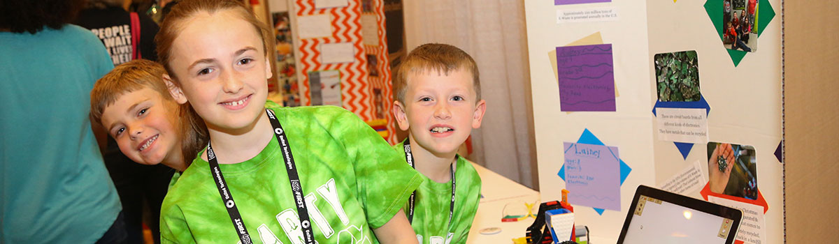 FIRST LEGO League Jr. team at computer